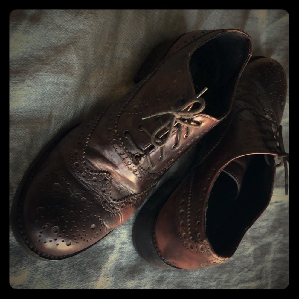 Wingtip shoes